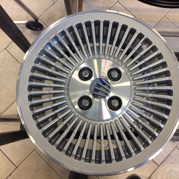 1982 delorean wheel