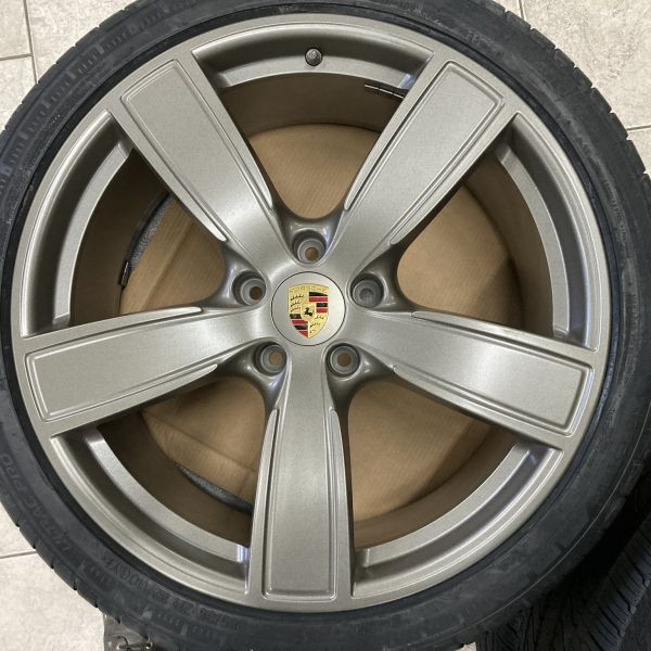 Porsche Cayenne 22 in Columbian Pewter Satin